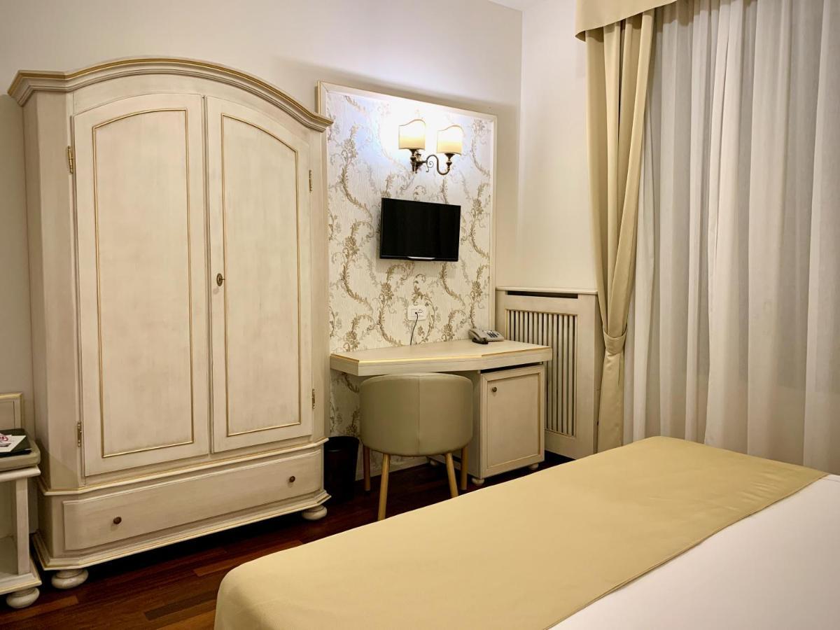 טורי דל בנקו Albergo Gardesana מראה חיצוני תמונה