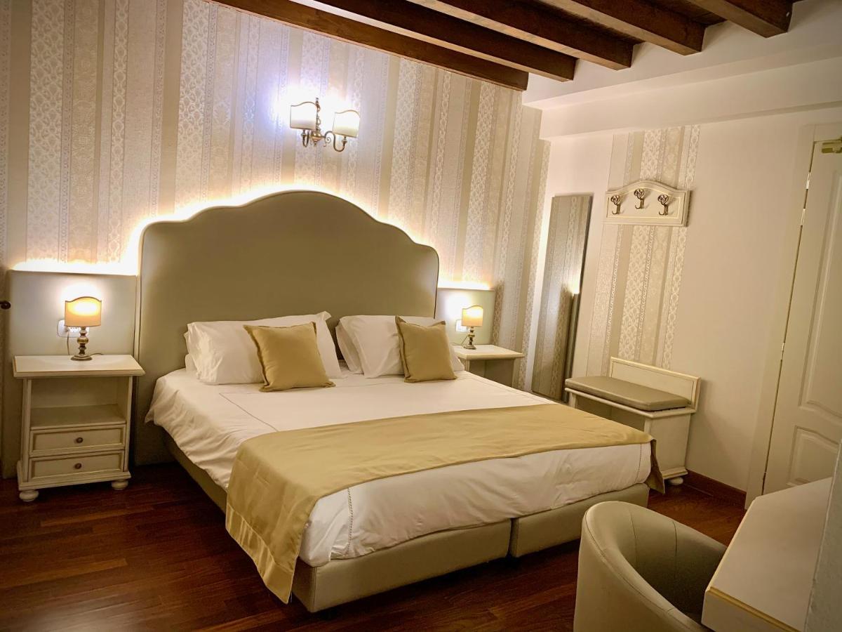 טורי דל בנקו Albergo Gardesana מראה חיצוני תמונה