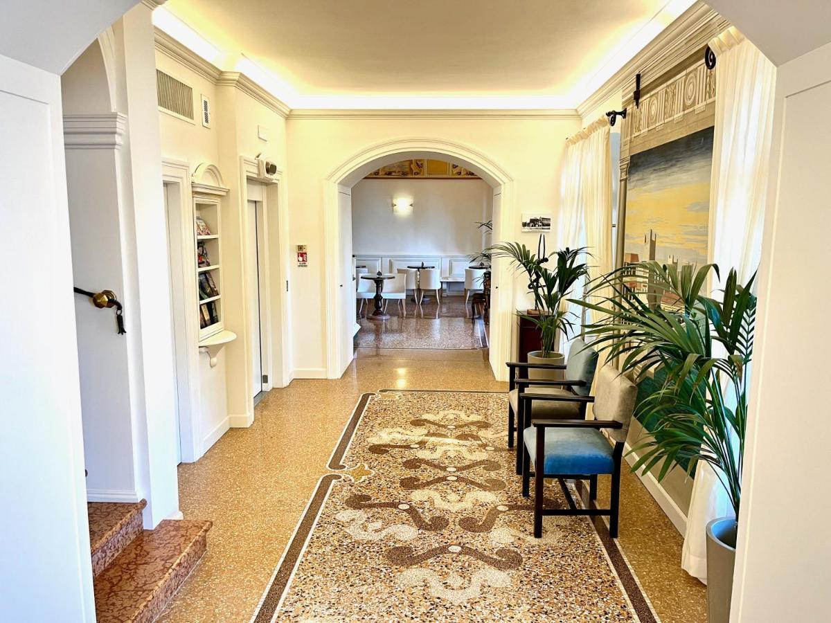 טורי דל בנקו Albergo Gardesana מראה חיצוני תמונה